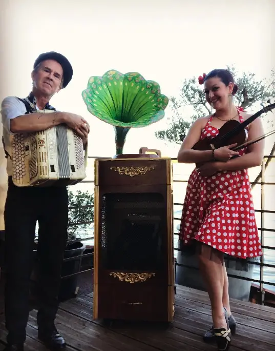 25-09-11 BASTRINGUE GRAMOPHONE 01